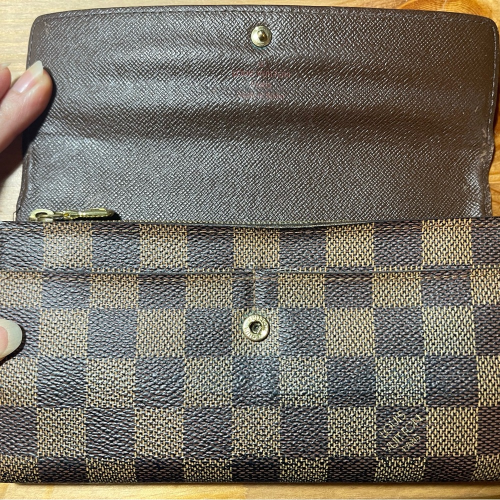 11046 Louis Damier Long Wallet in good condition, Snap not working Easy fix!! - Picture 4 of 16